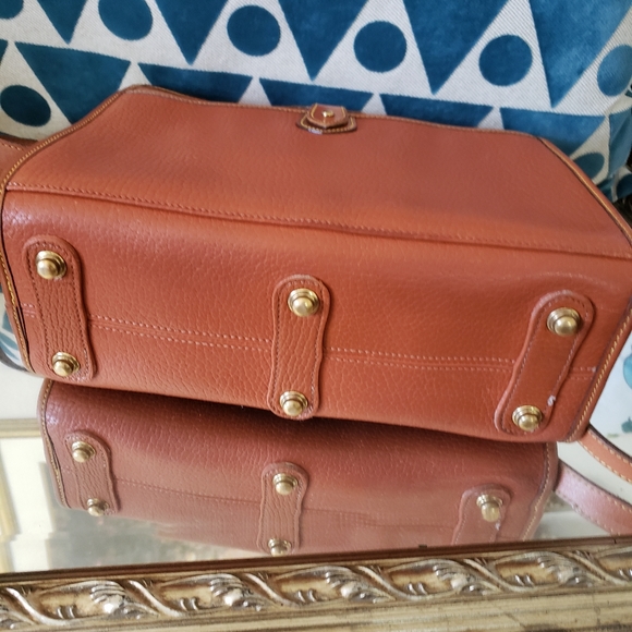 GUC VINTAGE DOONEY BOURKE CROSSBODY - Picture 4 of 12